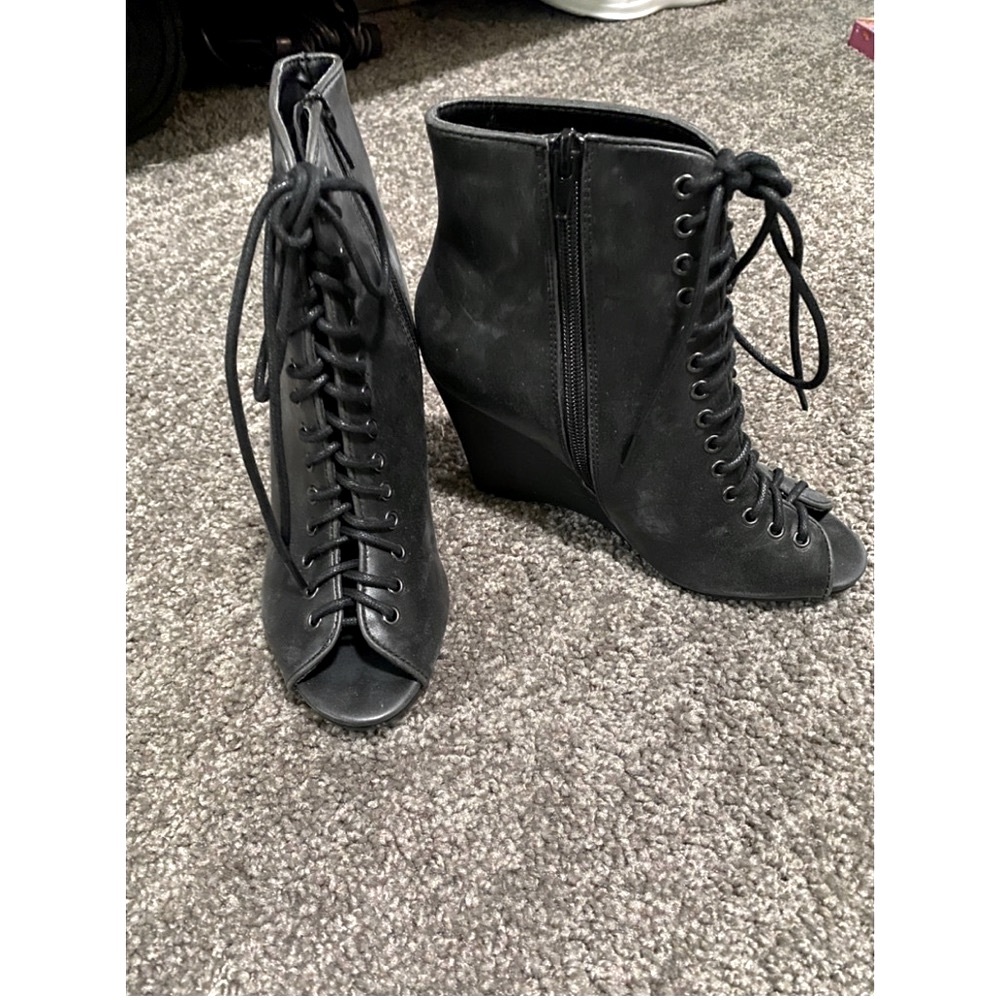 Urban Outfitters Open Toes Black Lace-Up Sandals/Boots